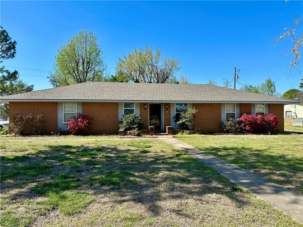 Property Photo: 2000 Magnolia Street AR 72758