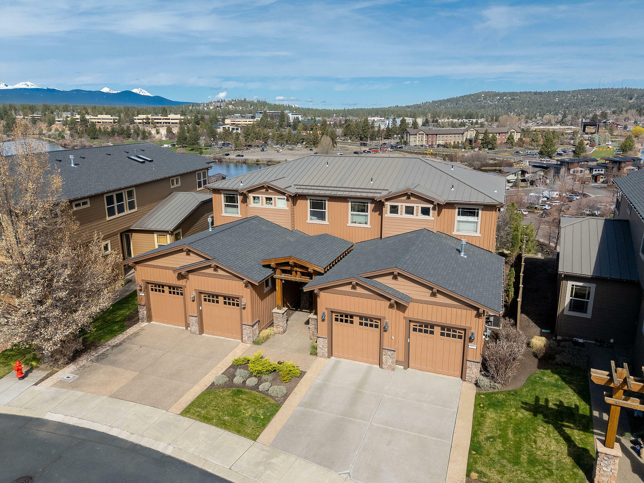 Property Photo: 961 SW Vantage Point Way OR 97702