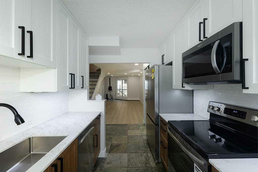 Photo de la propriété: 2400 15 Street SW 18 AB T2T 5S3