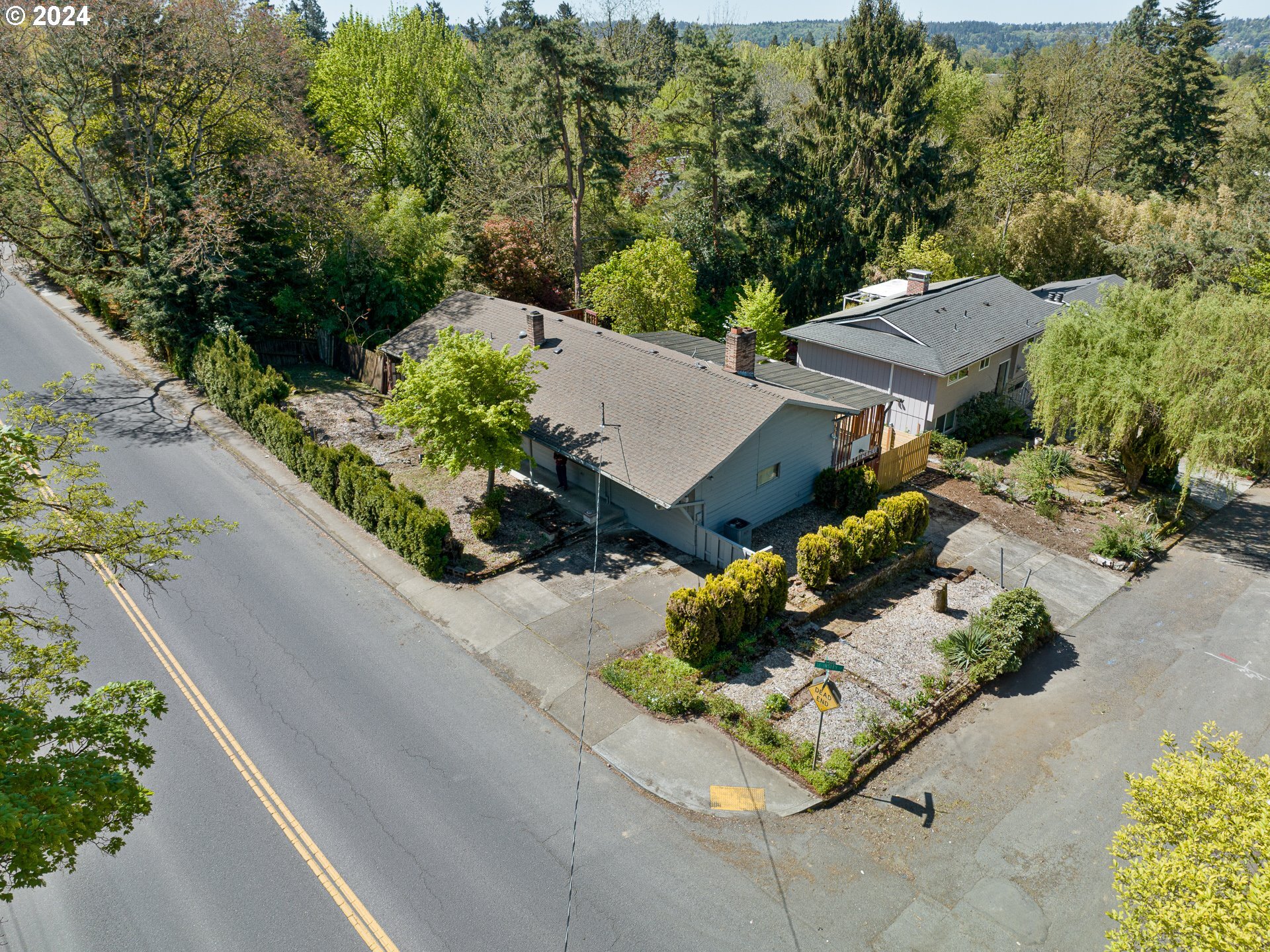Property Photo: 5411 SE Cesar E Chavez Blvd OR 97202