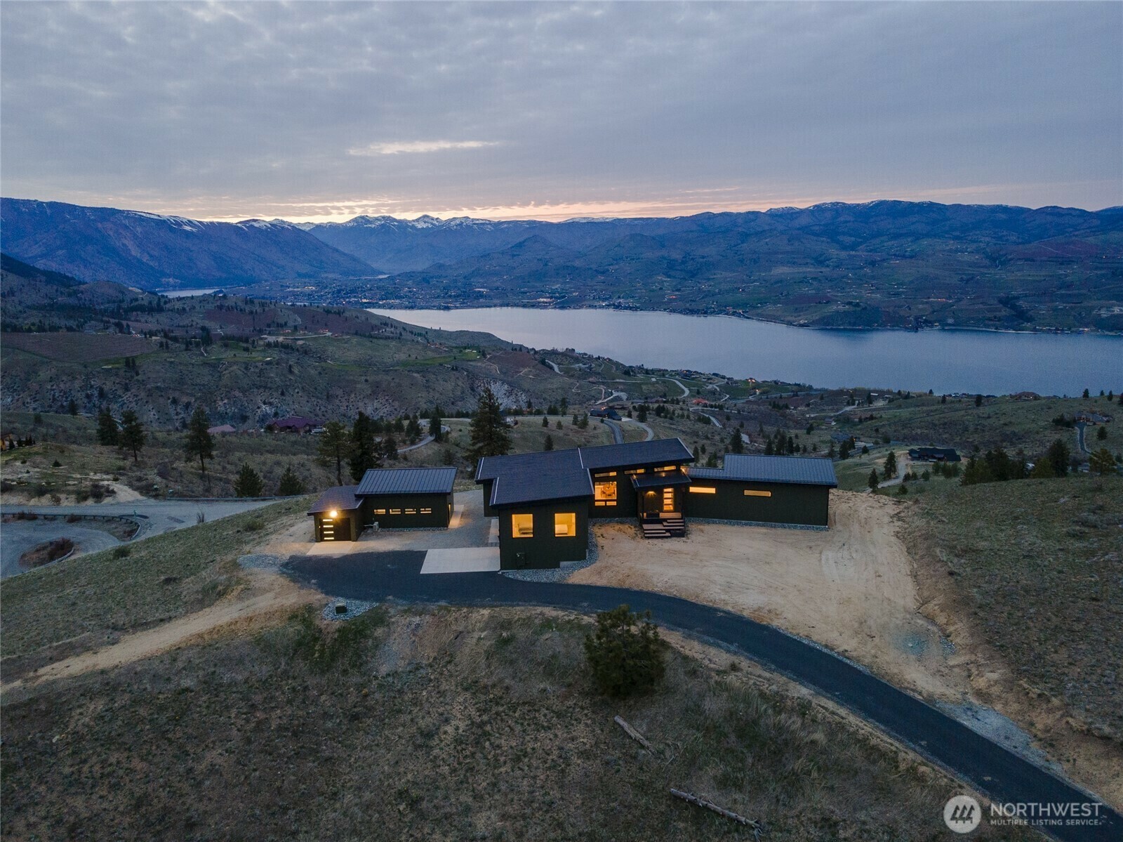 Property Photo: 350 Hawks Ridge Road WA 98816