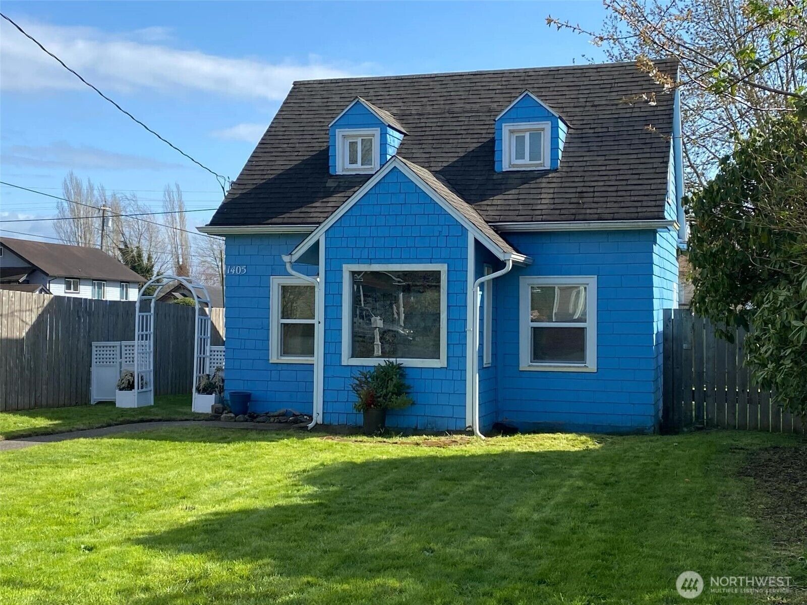 Property Photo: 1405 W 2nd Street WA 98520