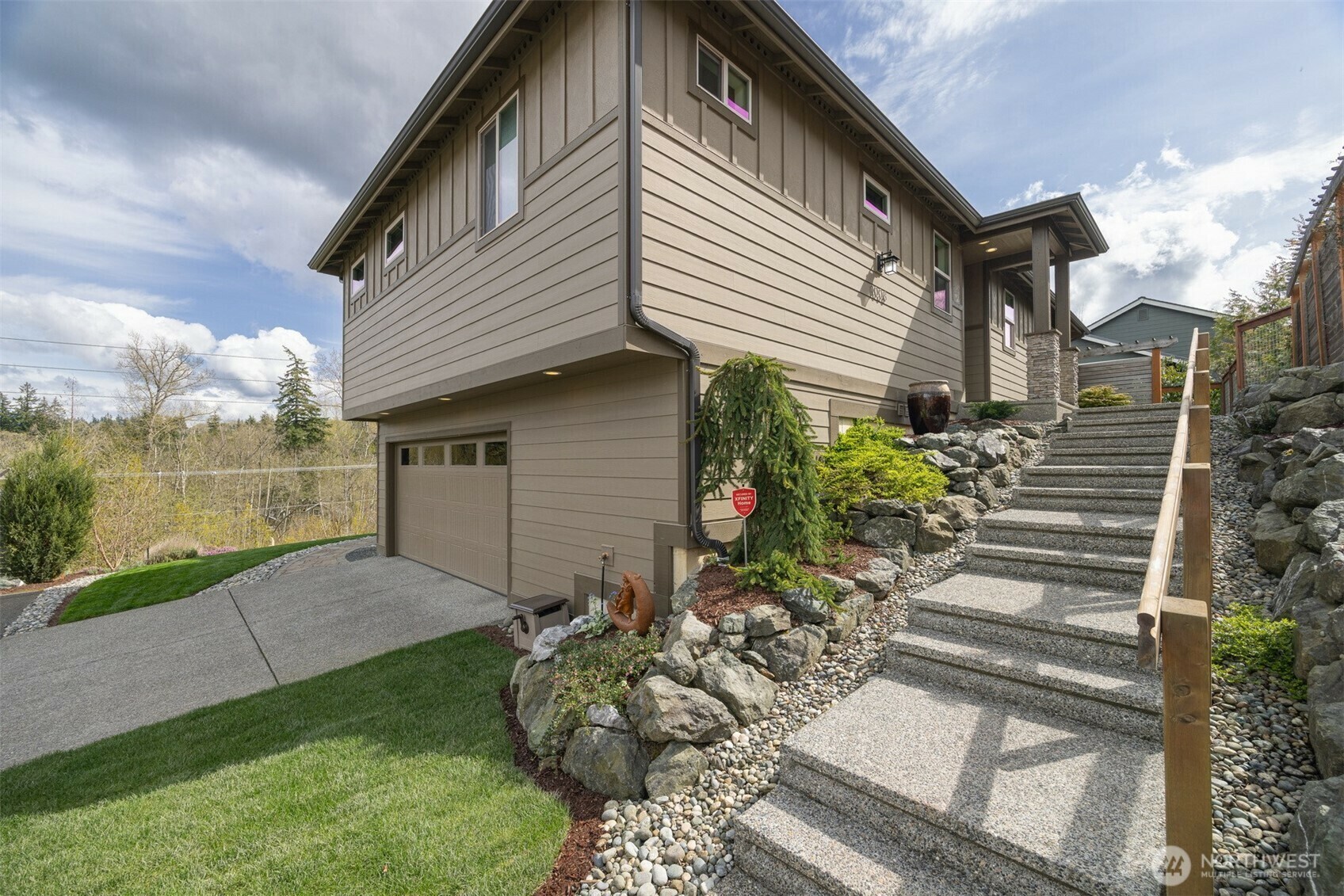 Property Photo:  1008  Newton Street  WA 98229 