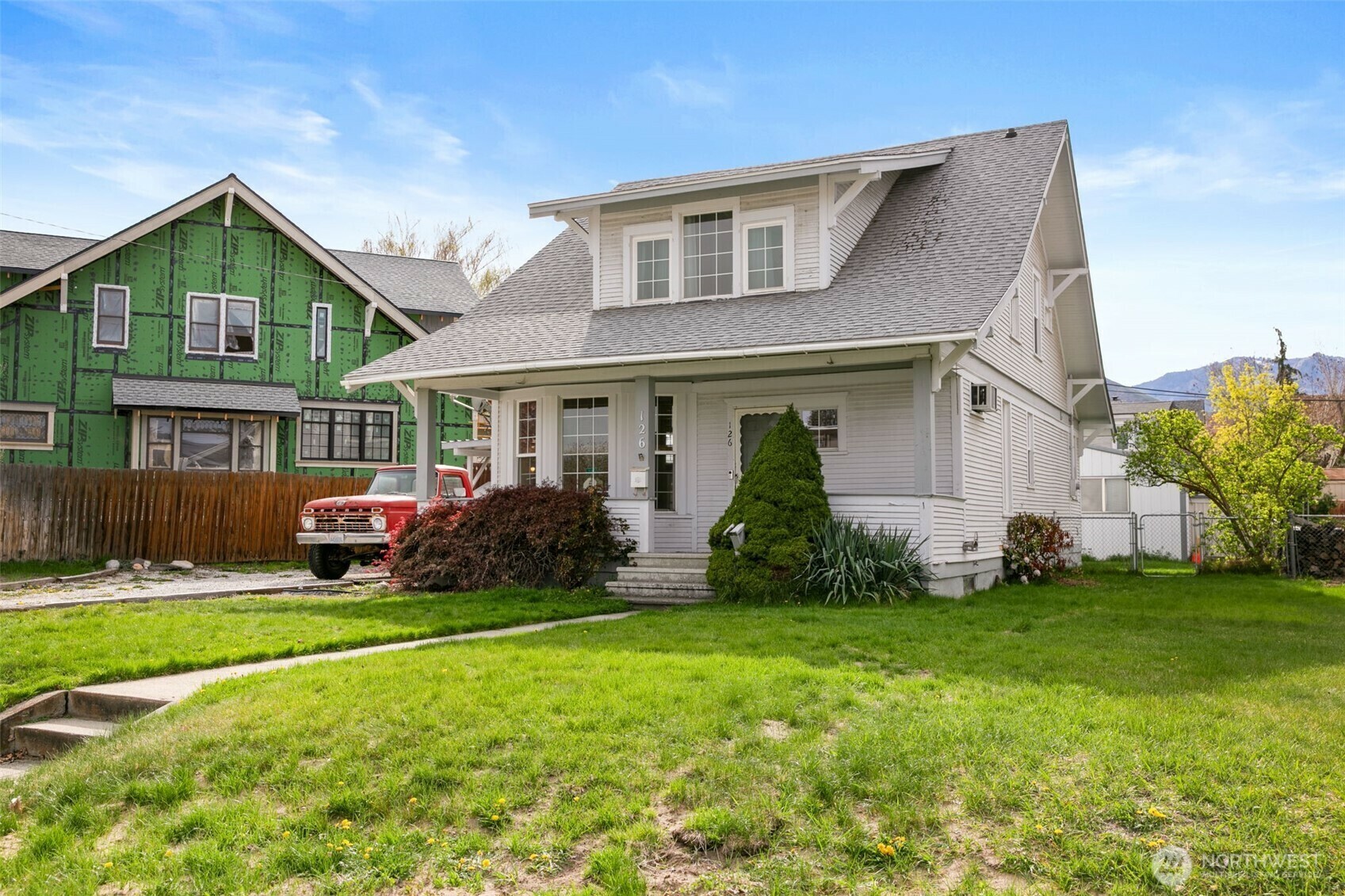 Property Photo: 126 S Cleveland Avenue WA 98801