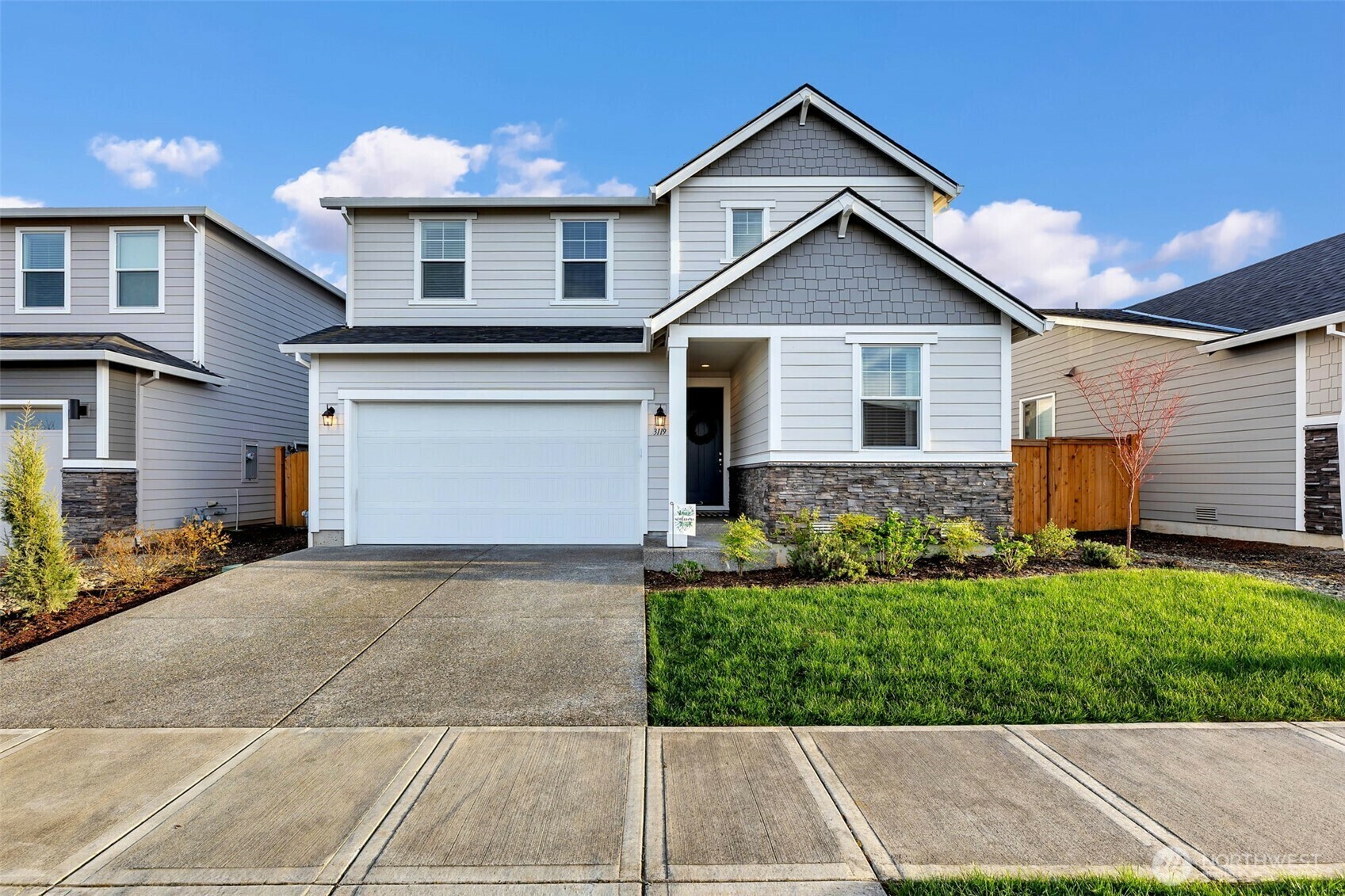 Property Photo: 3119 N McCanta Way WA 98642