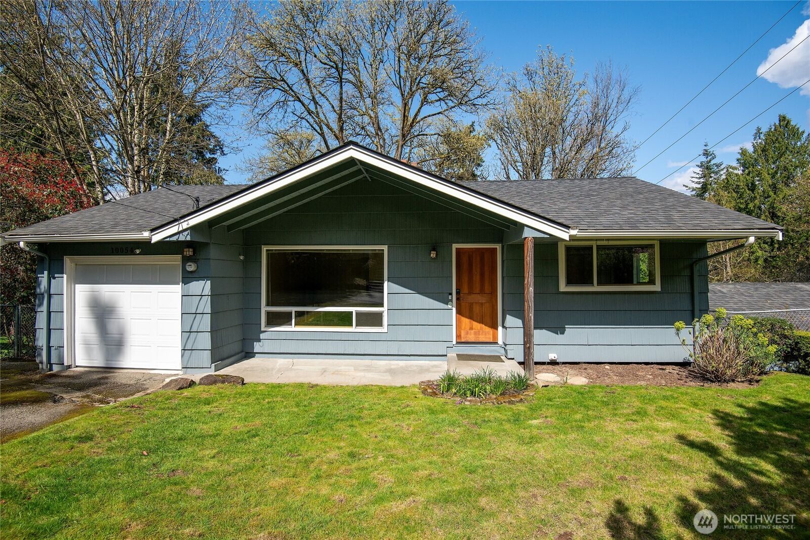 Property Photo:  10054 SE 7th Street  WA 98004 