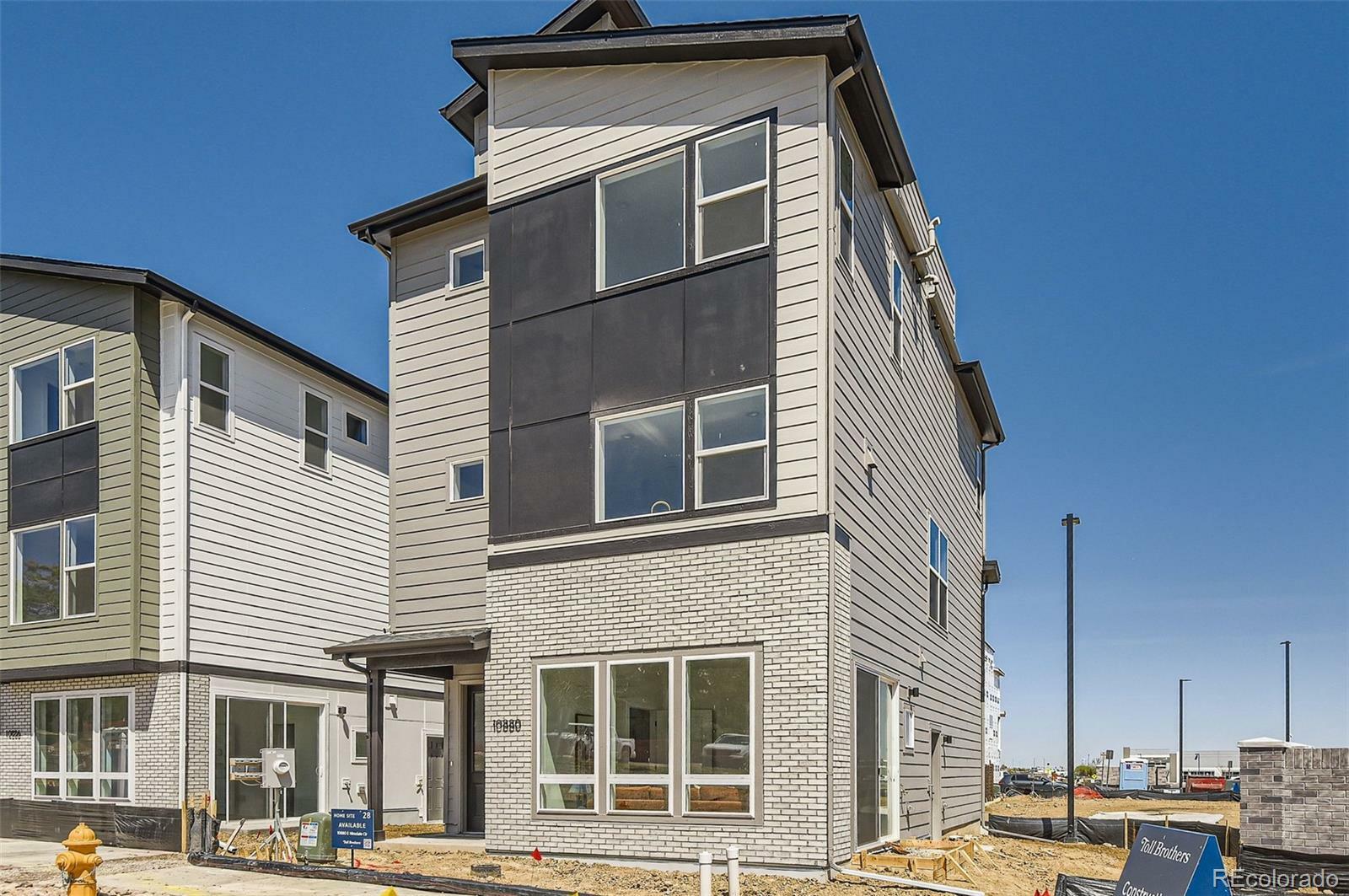 Property Photo: 10880 E Hinsdale Circle CO 80112