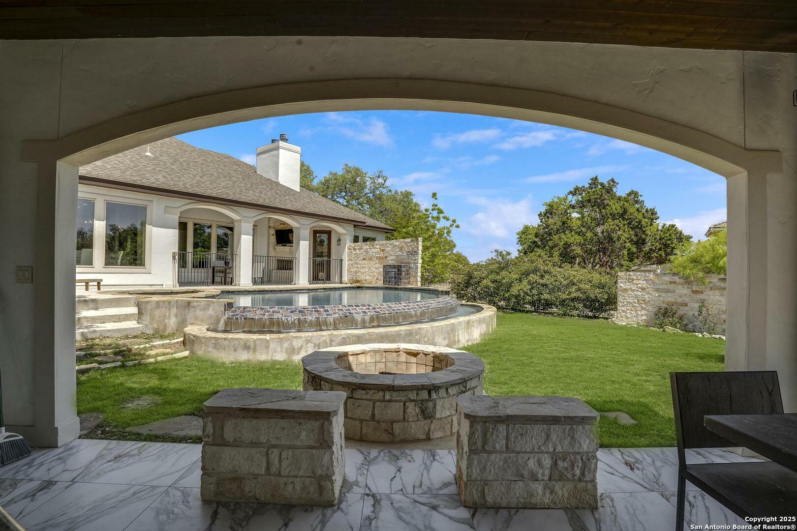 Property Photo: 5644 Darmondale TX 78261