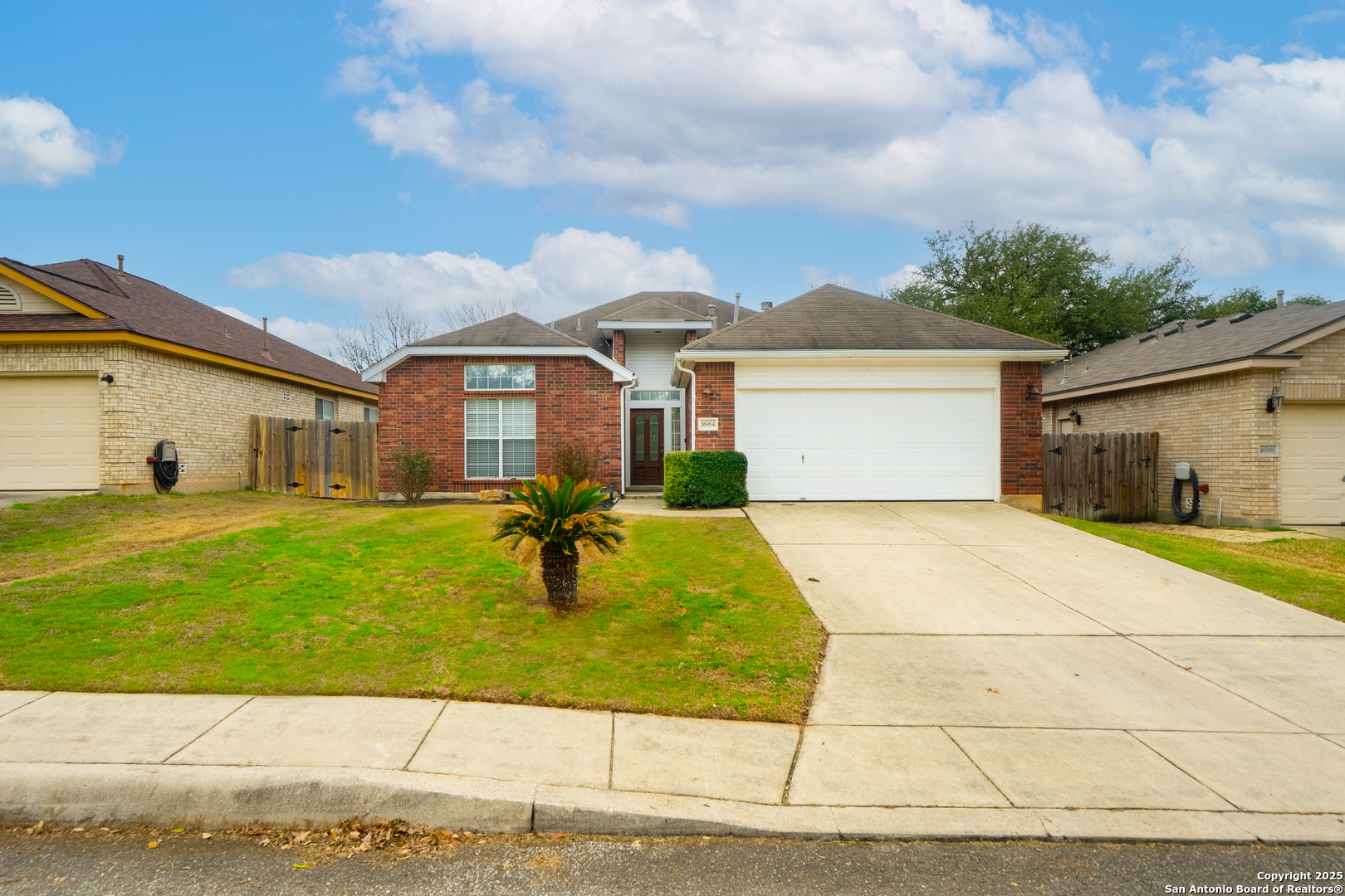 Property Photo: 16914 Redhorse Pass TX 78247