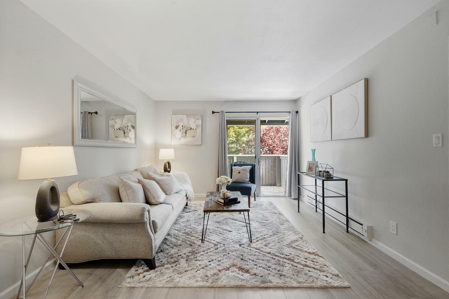 Property Photo: 415 Piccadilly Place 14 CA 94066