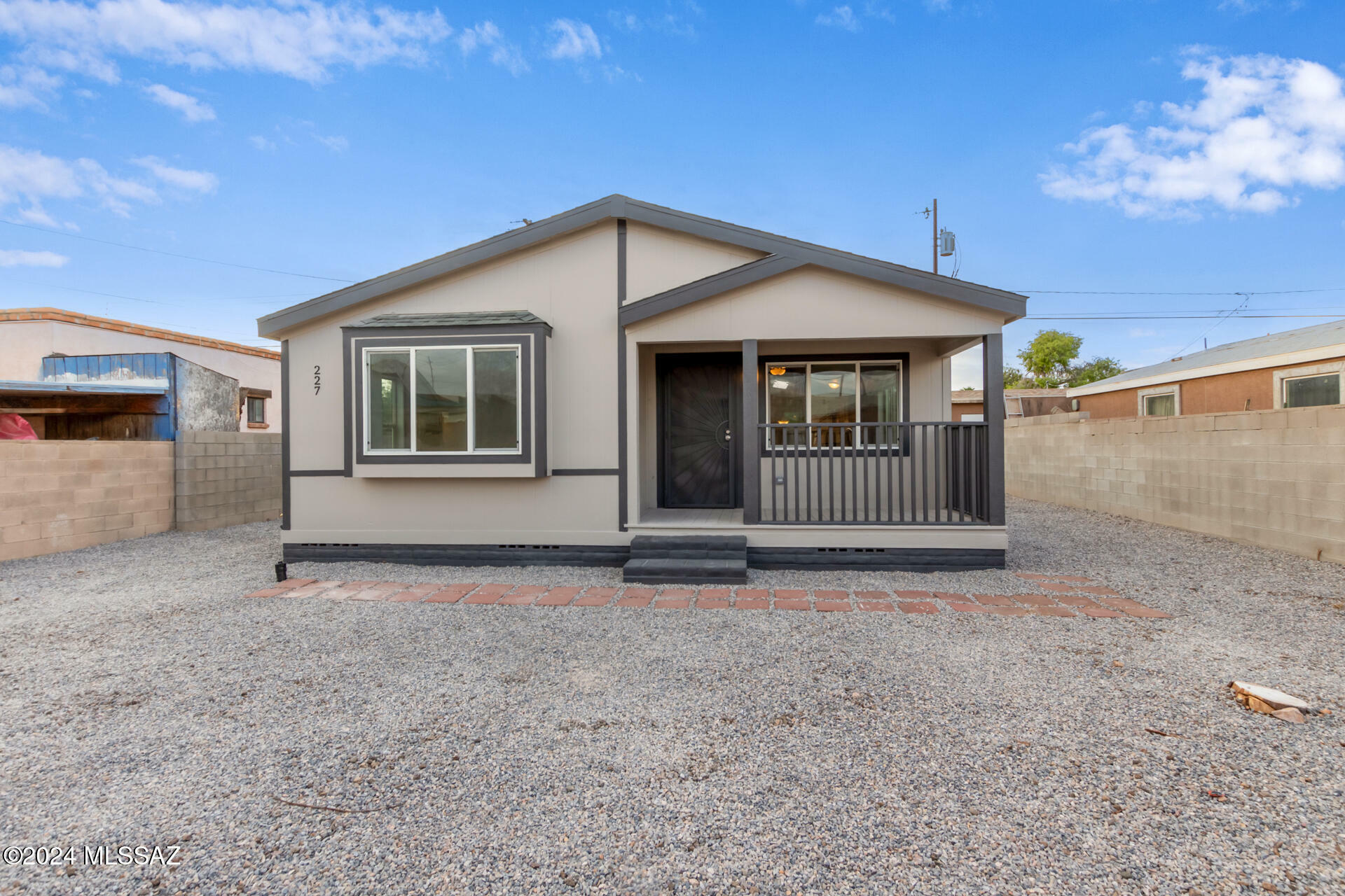 Property Photo:  227 W Sahuaro Street  AZ 85705 