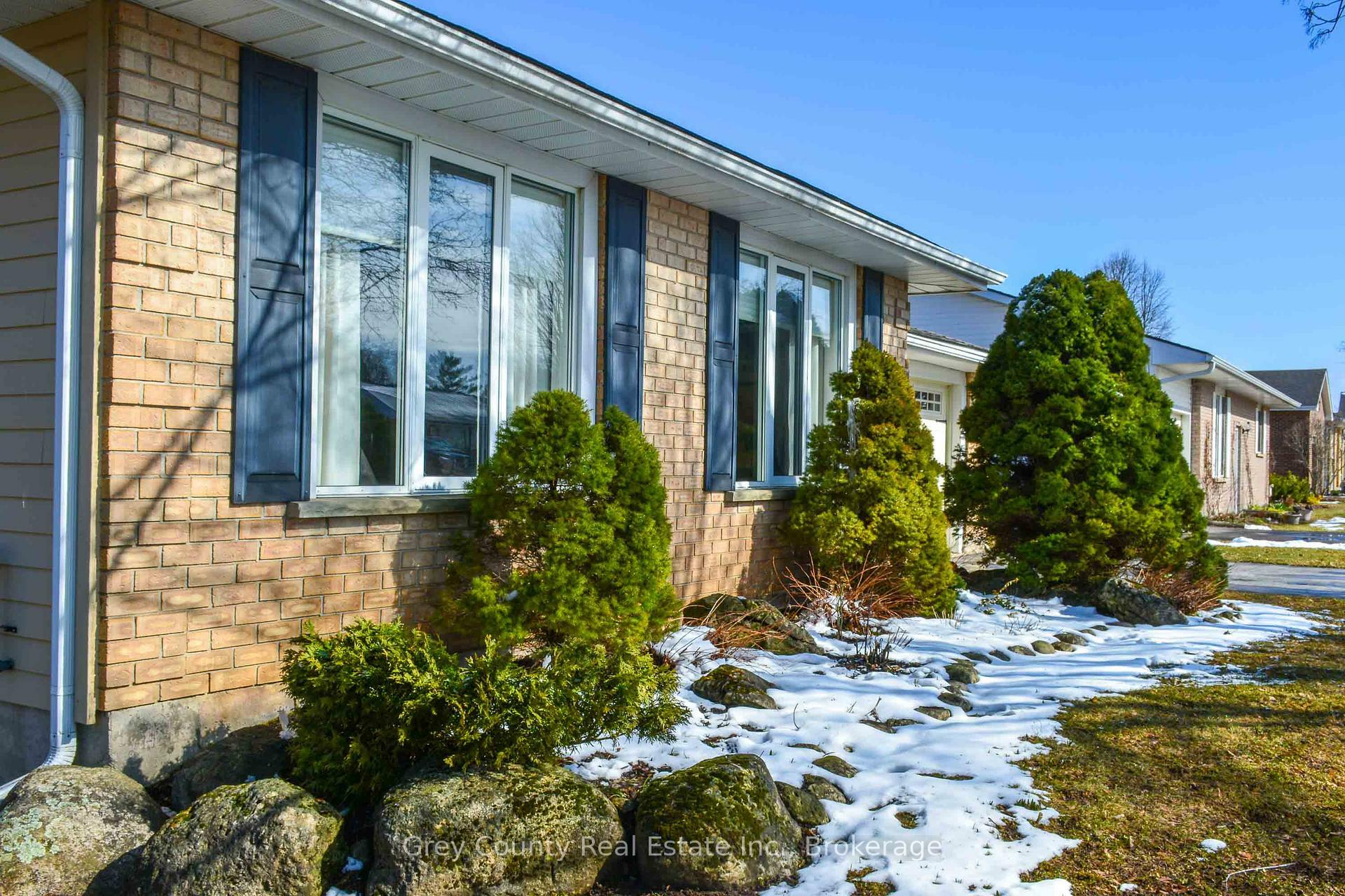 Property Photo:  63 Grayview Drive  ON N0C 1H0 