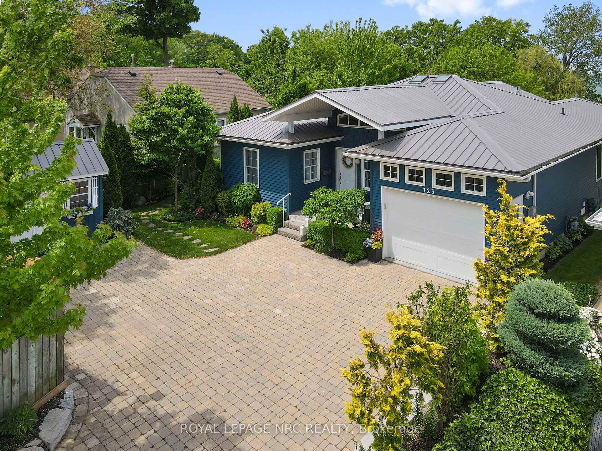Property Photo: 123 Arthur Street ON L2M 1H8