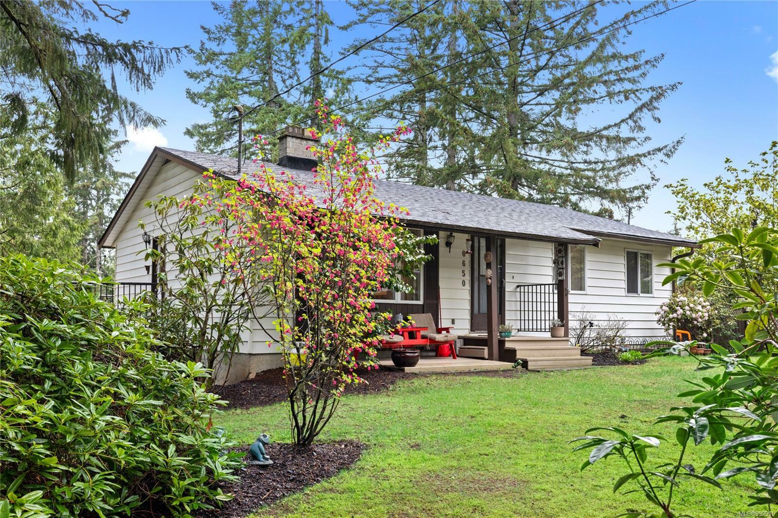 Property Photo: 6650 Green Acres Way BC V9T 5R9