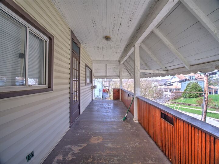 Property Photo: 417 E Francis Ave PA 15425