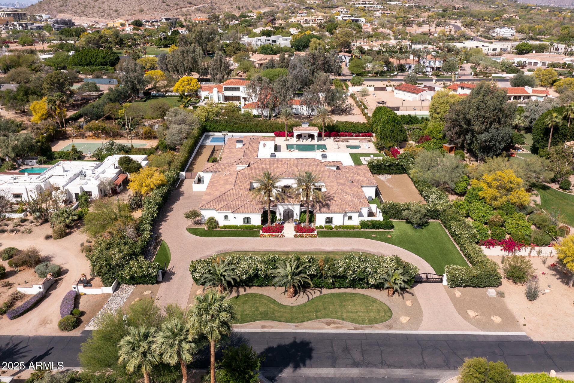 Property Photo: 5220 N Casa Blanca Drive AZ 85253
