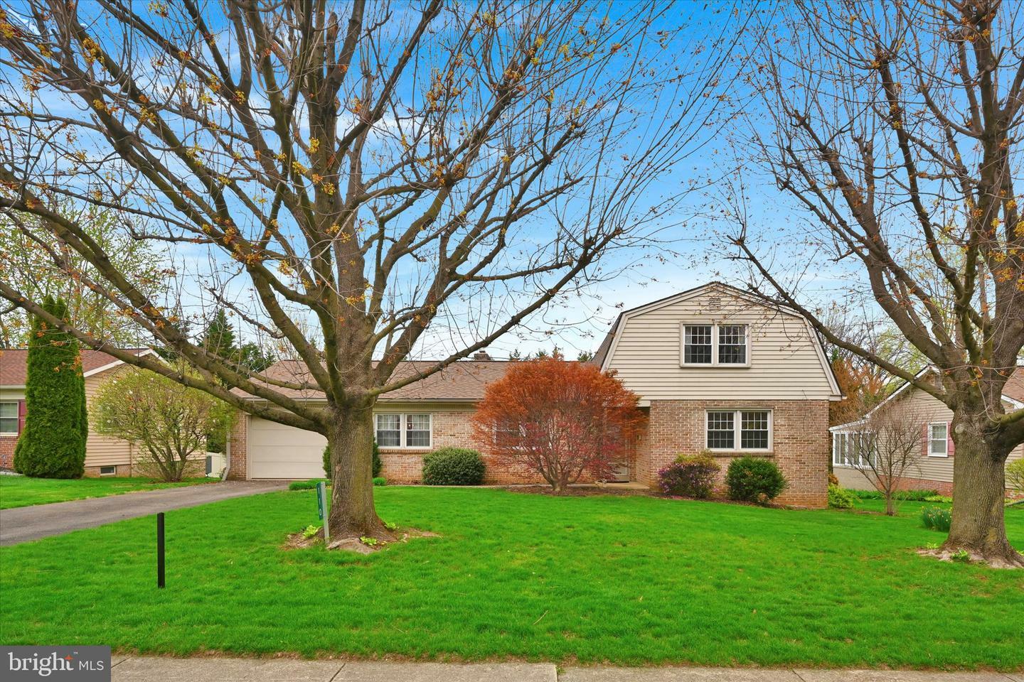 Property Photo: 110 Pleasant View Drive PA 17579