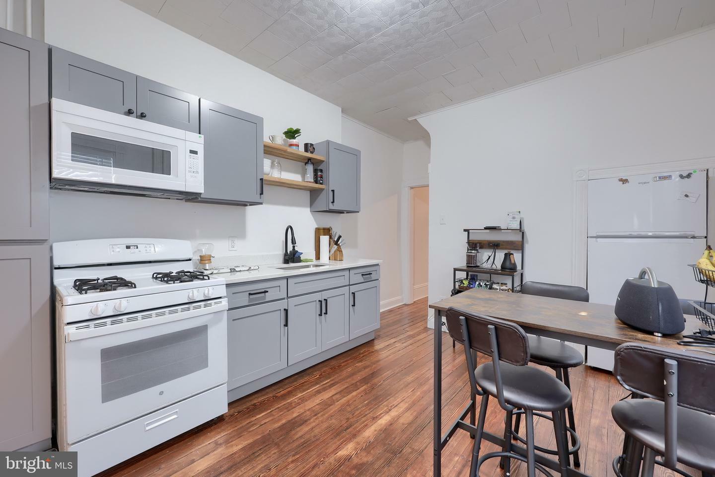 Property Photo: 37 W James Street PA 17603