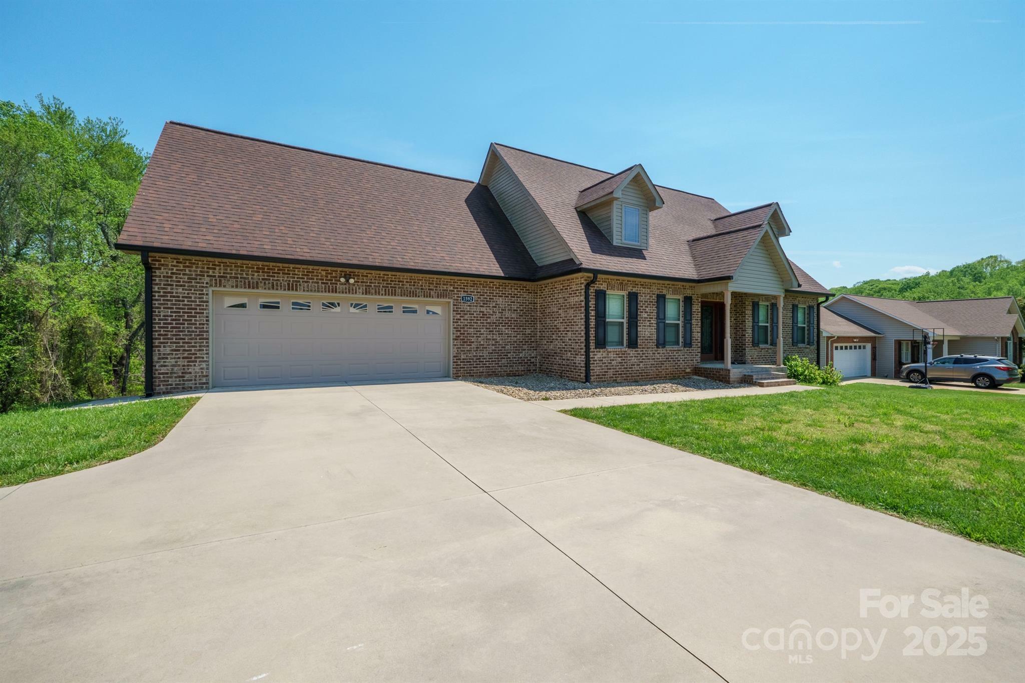 Property Photo:  1592 Farmington Hills Drive  NC 28613 