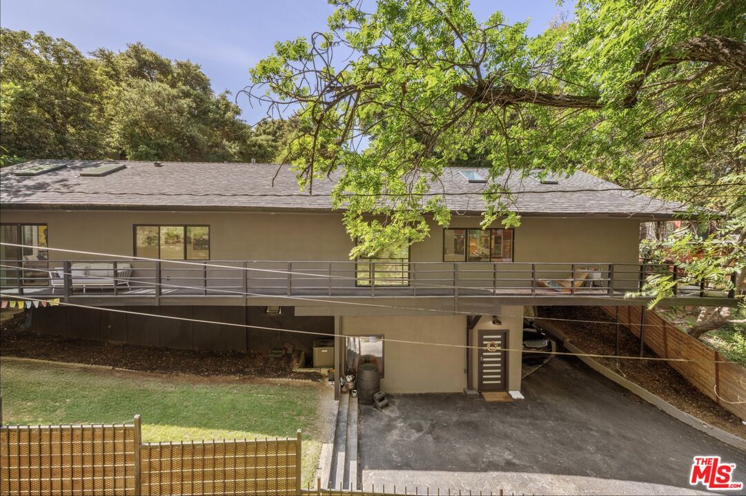 2351 Mariscal Ln  Los Angeles CA 90046 photo