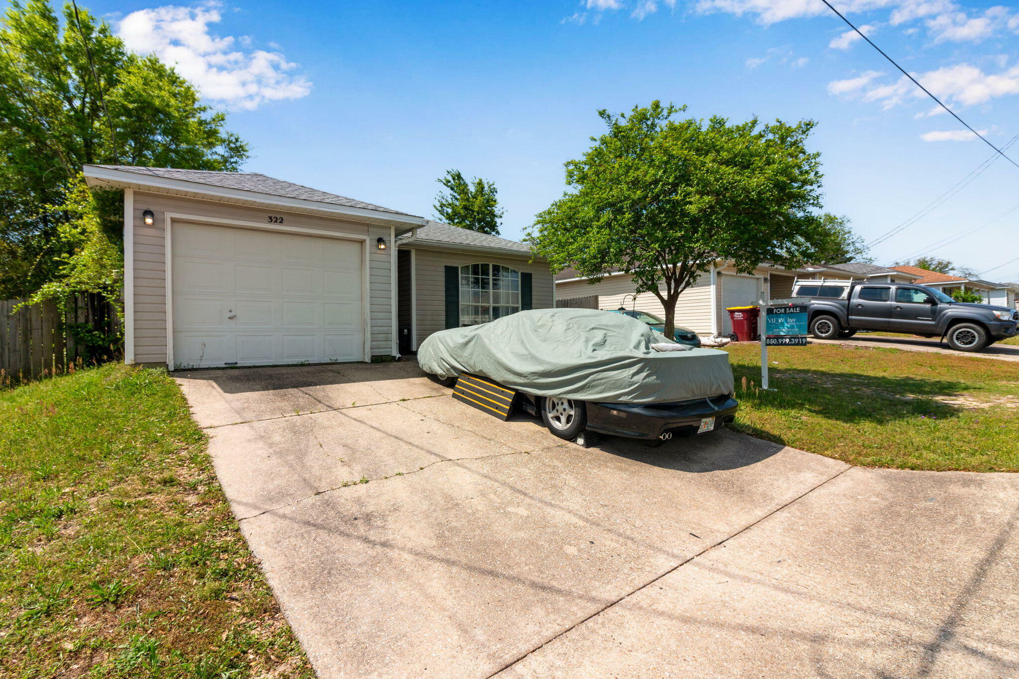 Property Photo: 322 Apple Drive FL 32536