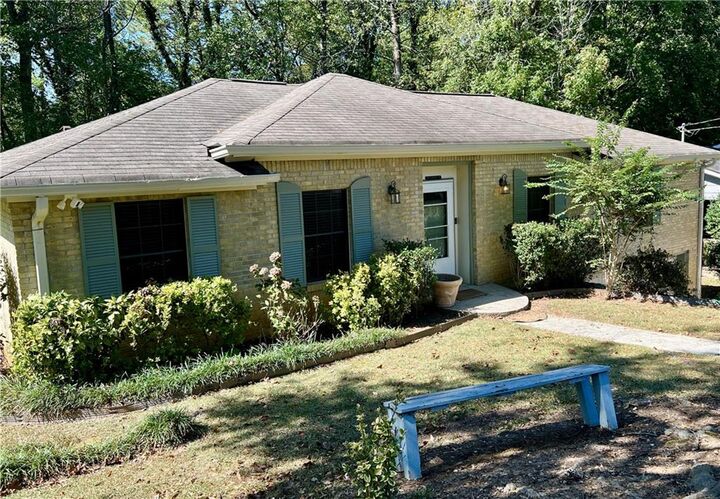 Property Photo:  3211 Flamingo Drive  GA 30344