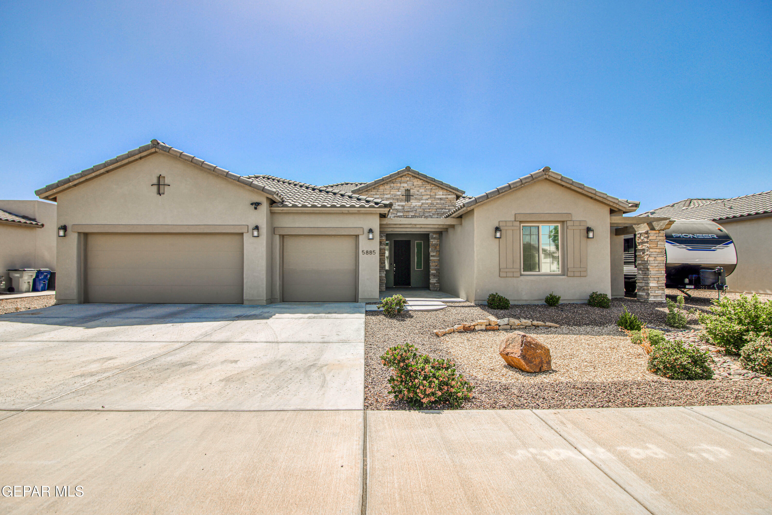 Property Photo: 5885 Valle De Paz Avenue TX 79932