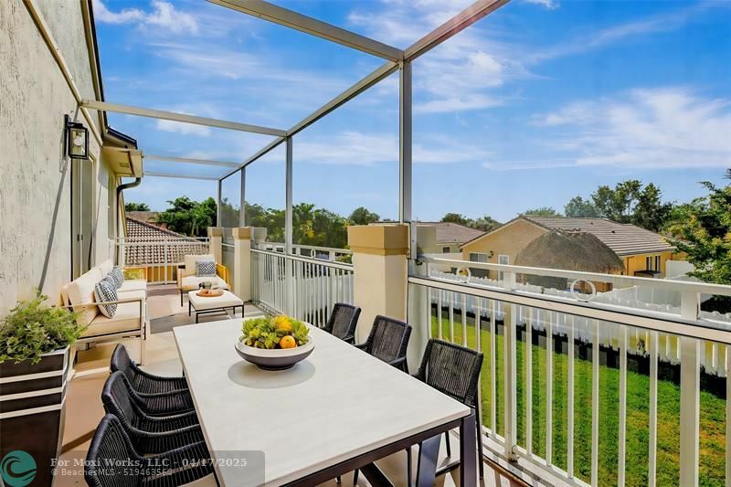 Property Photo: 16198 SW 6th St FL 33027