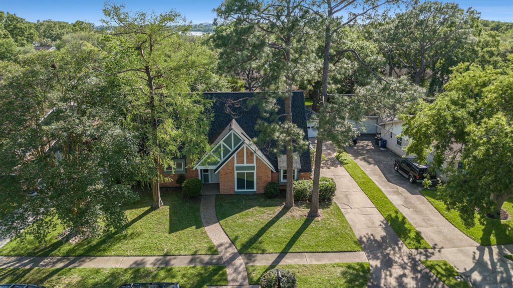 Property Photo: 1019 Willow Vale Drive TX 77586