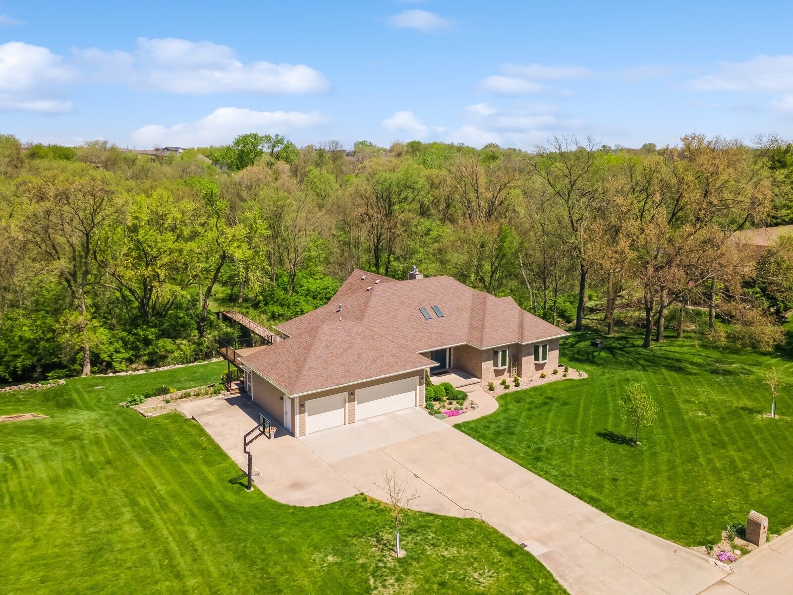 Property Photo:  2734 NE 96th Place  IA 50021 