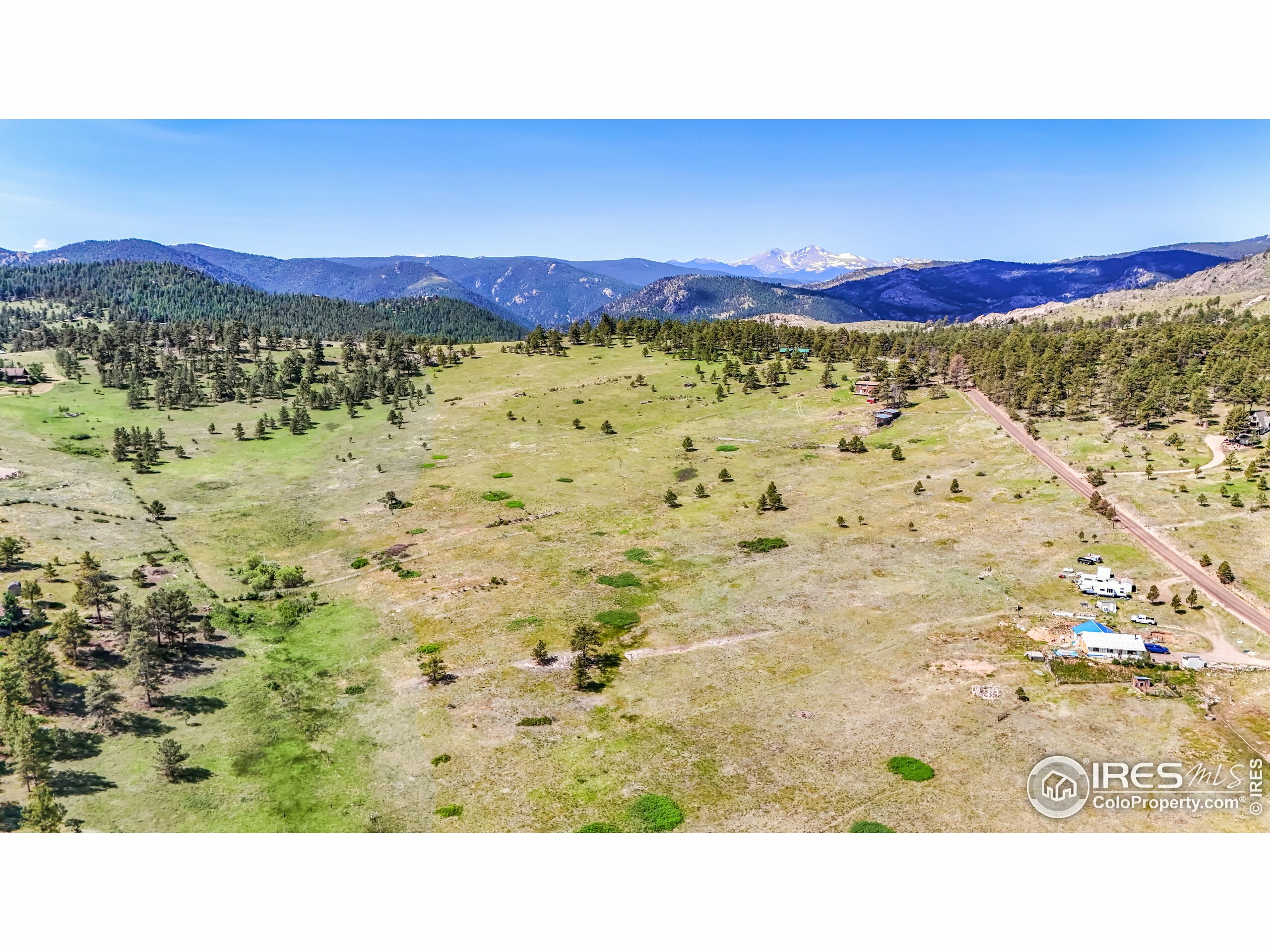 Property Photo: 156 Lakeview Dr CO 80515