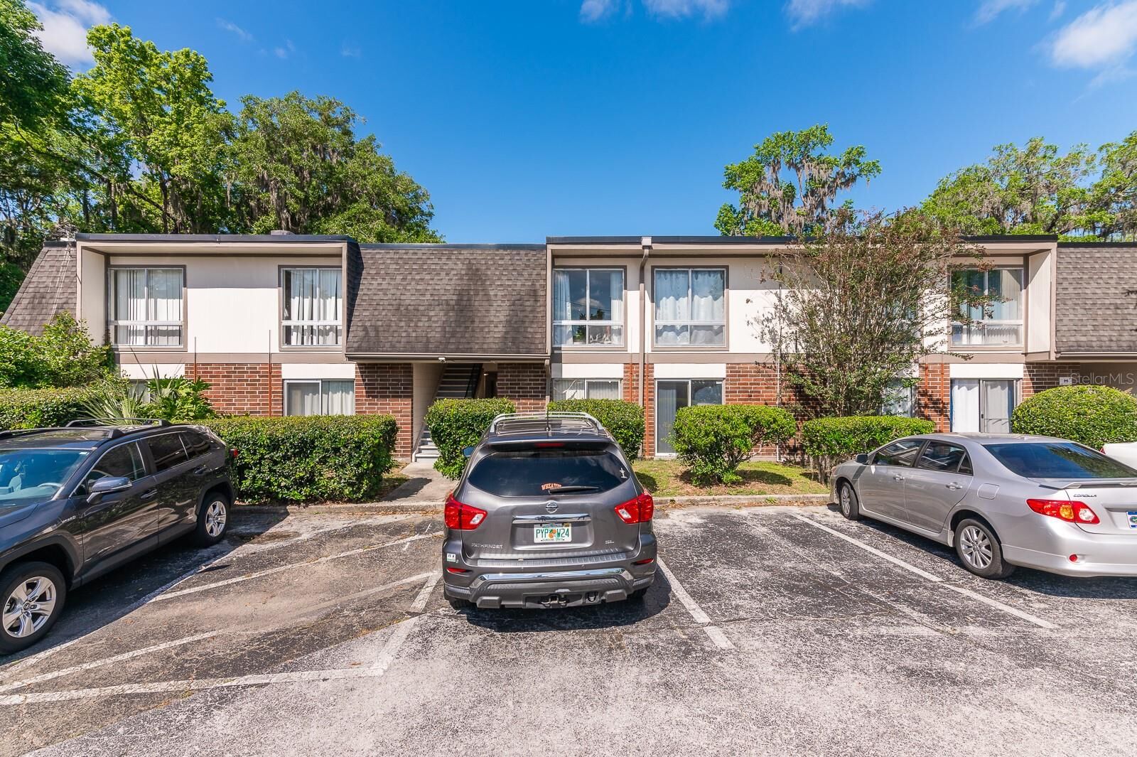 Property Photo:  1700 SW 16th Court M4  FL 32608 