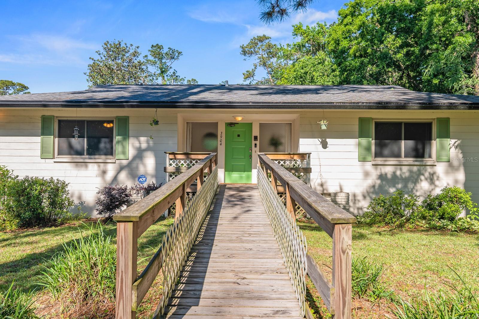 Property Photo: 3904 NW 15th Street FL 32605