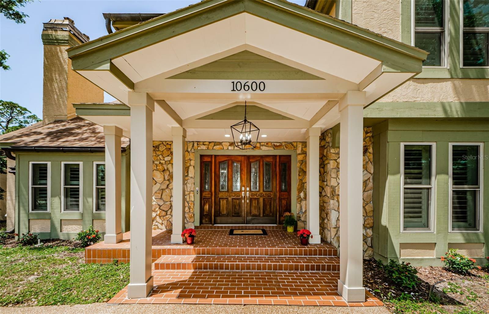 Property Photo: 10600 Indian Hills Court FL 33777