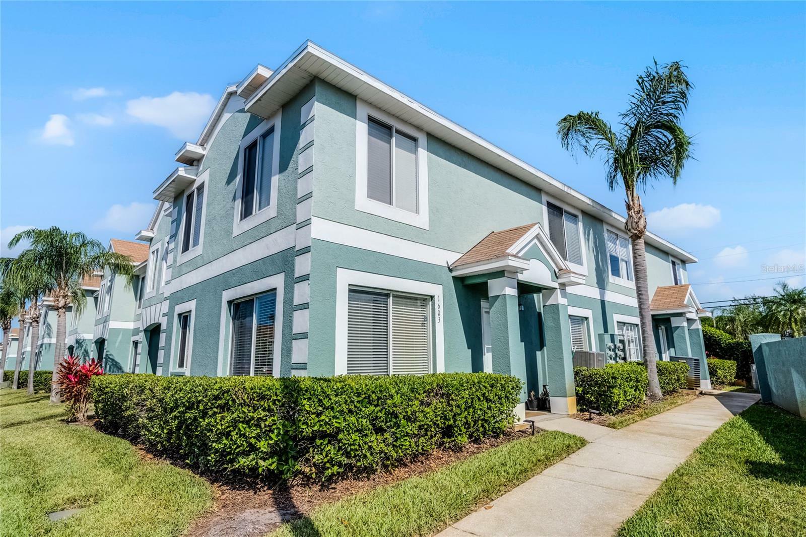 Property Photo: 1601 Fluorshire Drive FL 33511