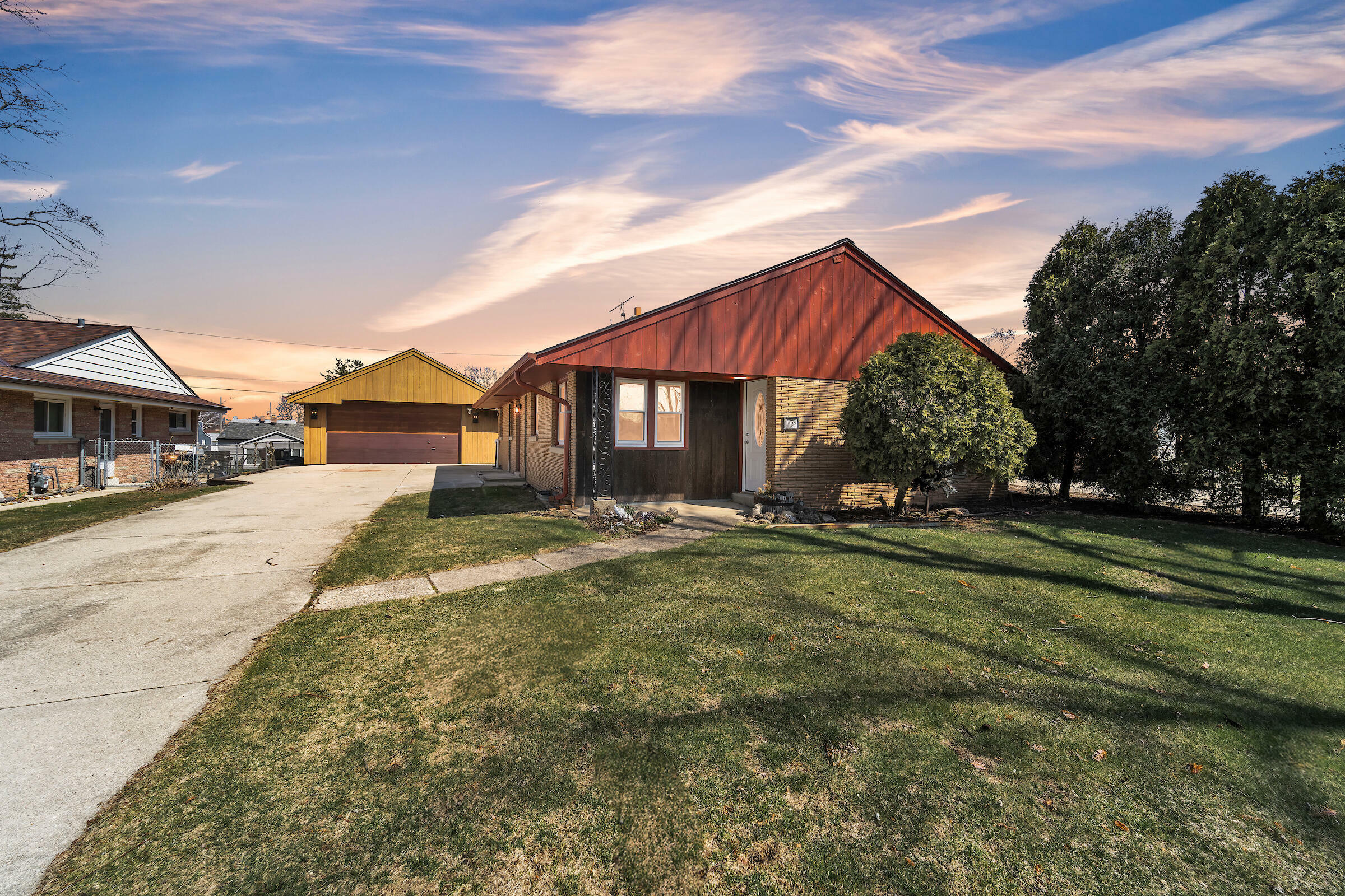 Property Photo: 1308 Columbia Ave WI 53172