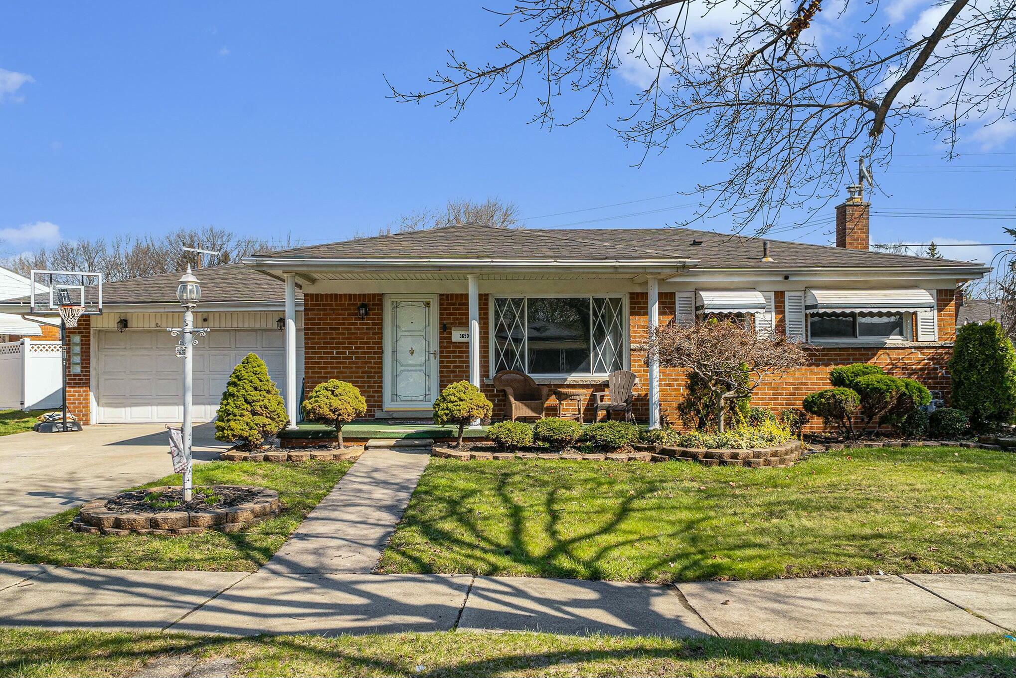 Property Photo: 3650 Carol Street MI 48122