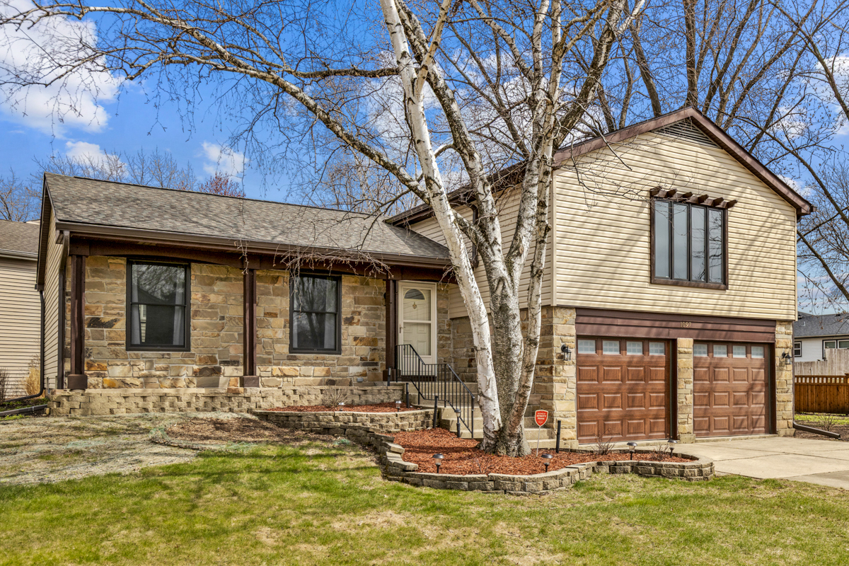 Property Photo: 1097 Washington Street IL 60103