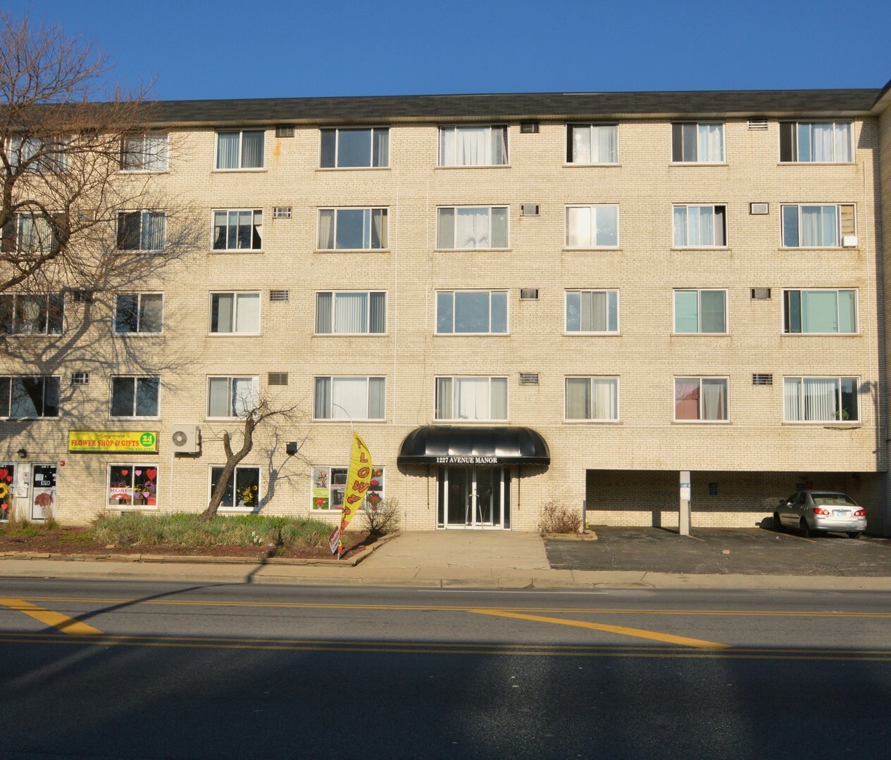 Property Photo: 1227 S Harlem Avenue 511 IL 60402