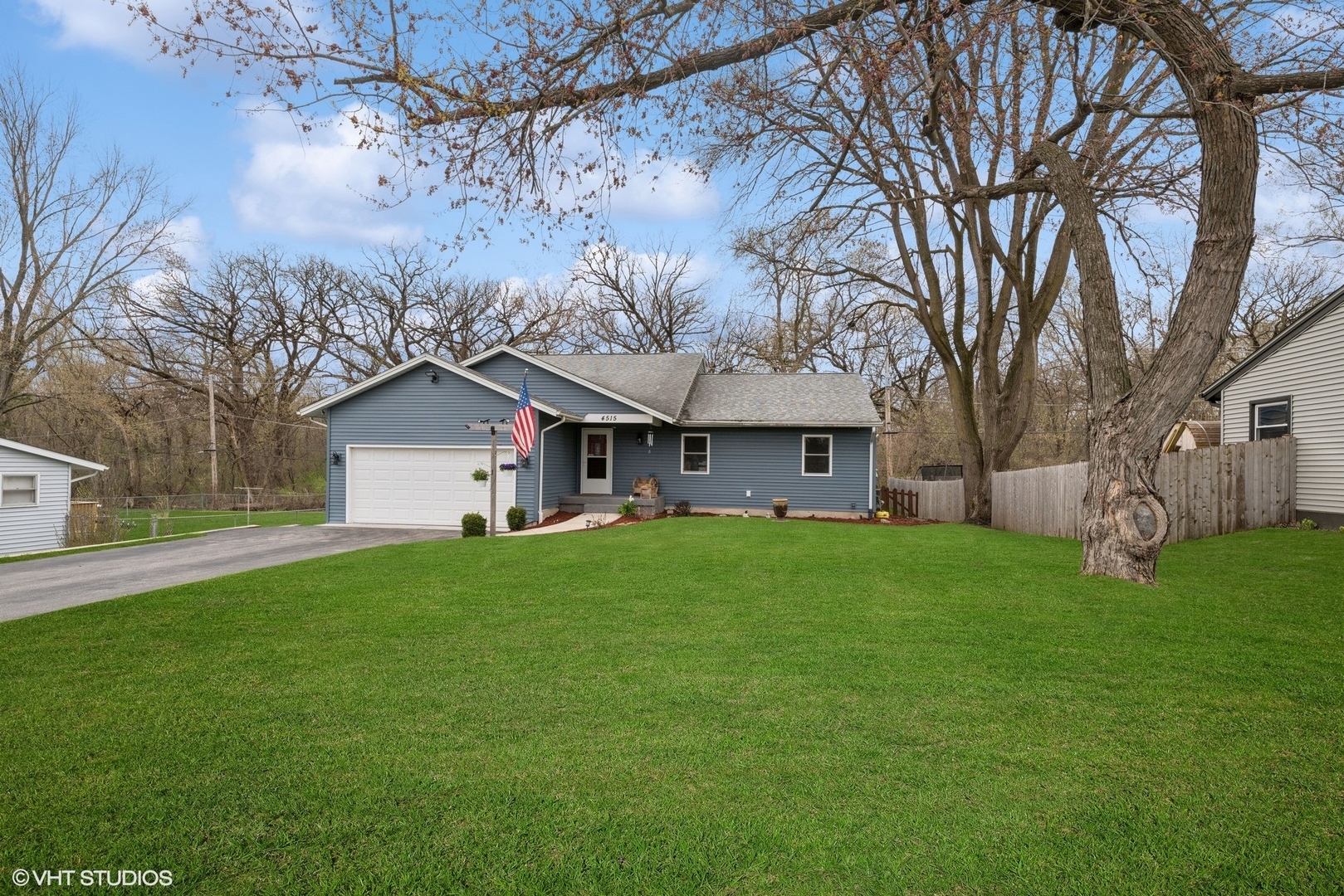 Property Photo: 4515 Elmleaf Drive IL 60051