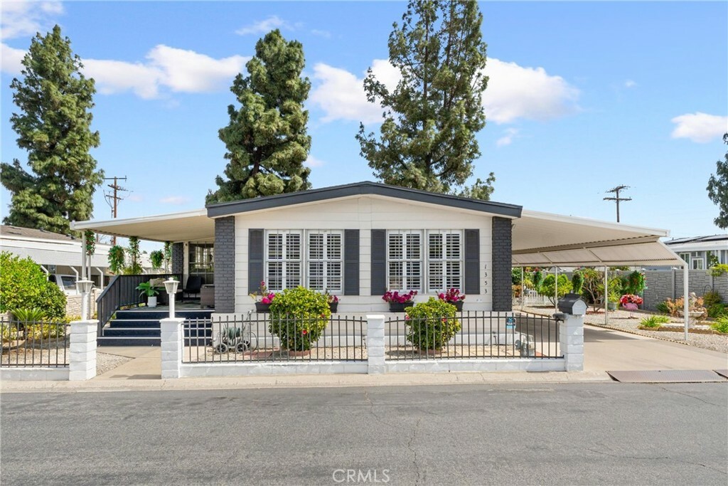 Property Photo:  1353 Shadowglen Way  CA 92882 
