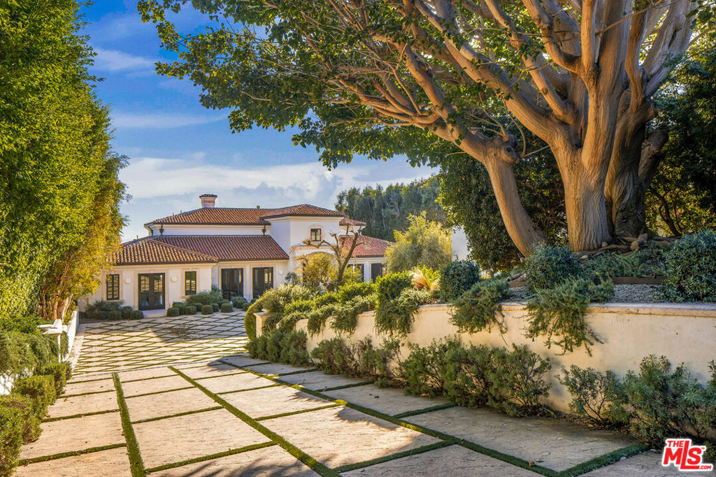 Property Photo: 24824 Pacific Coast Highway CA 90265