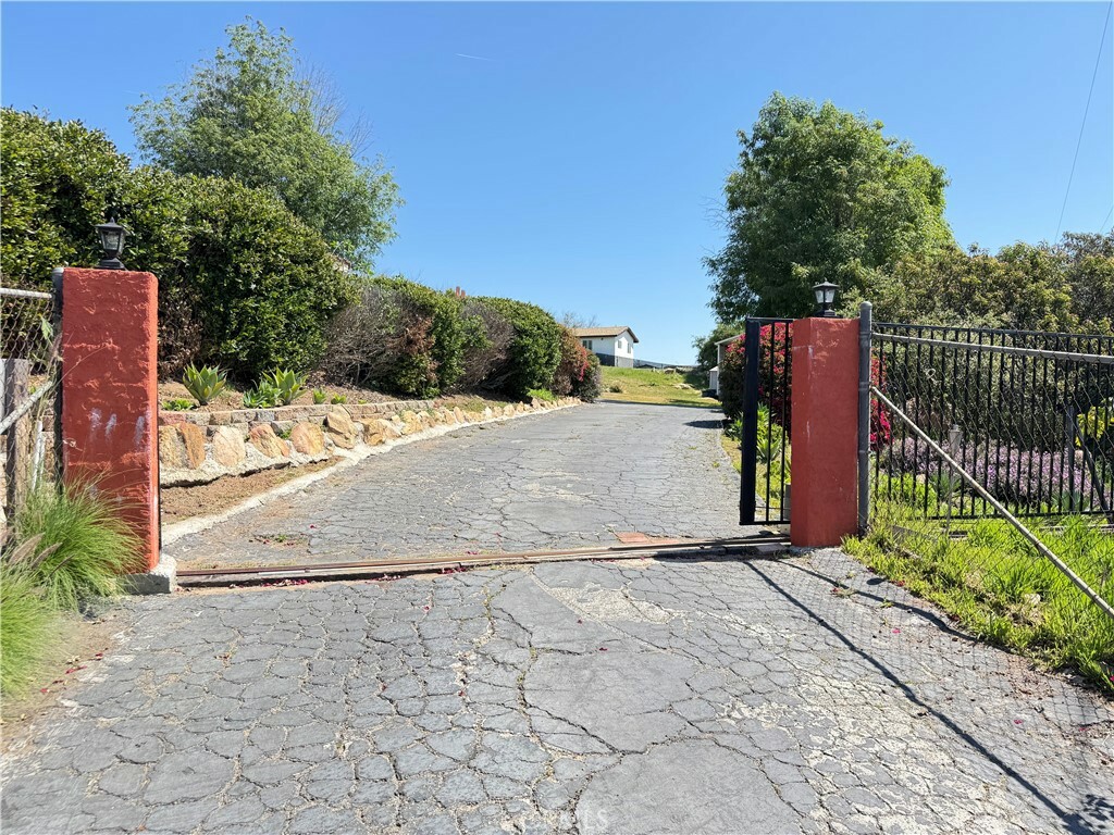 Property Photo:  9040 W Lilac Road  CA 92026 