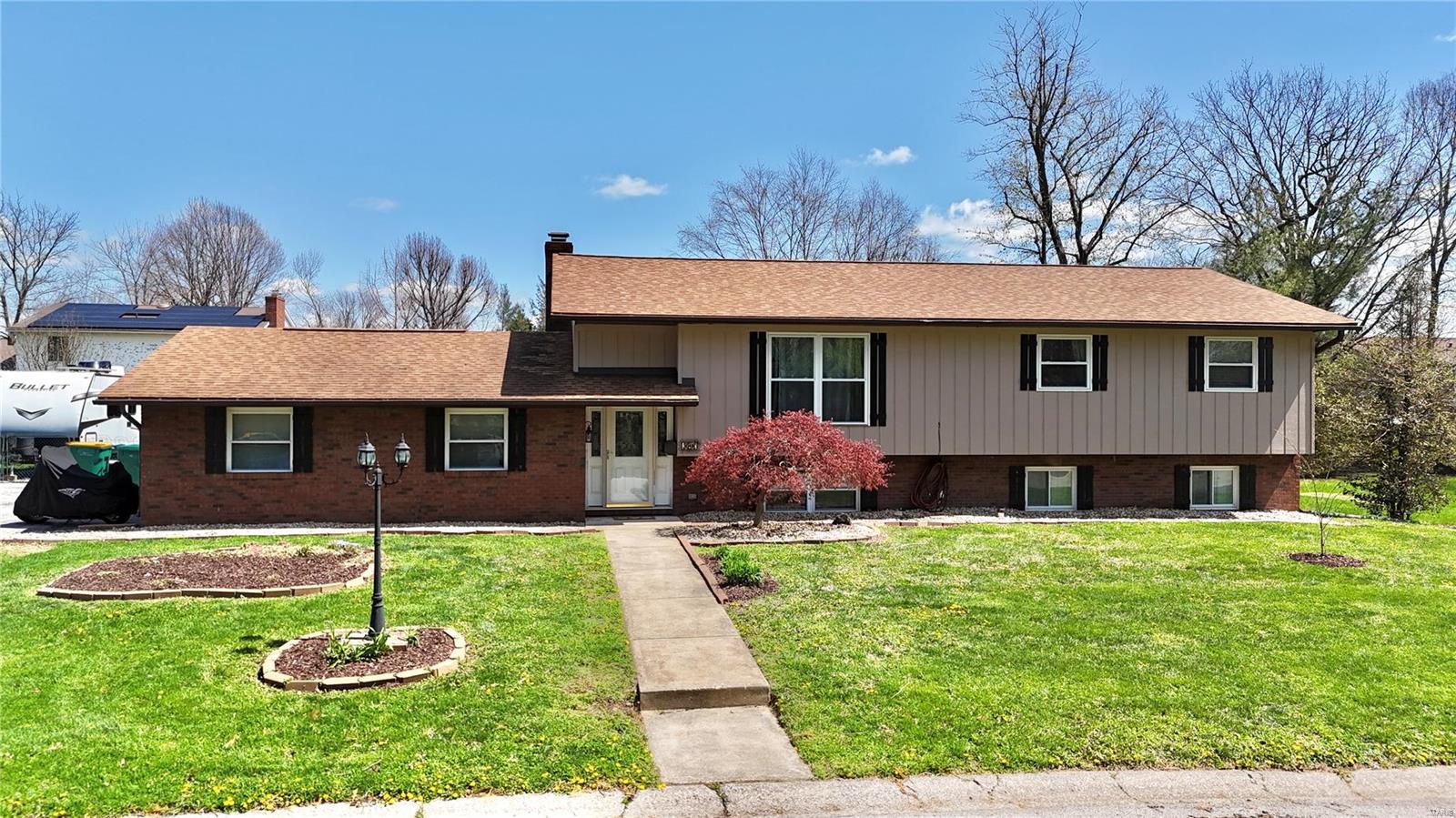 Property Photo: 6 Ravenwood Circle IL 62269
