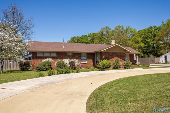 Property Photo: 2006 Stratford Road SE AL 35601
