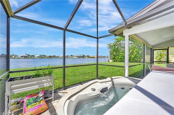 Property Photo:  1210 SW 4th Ct  FL 33991
