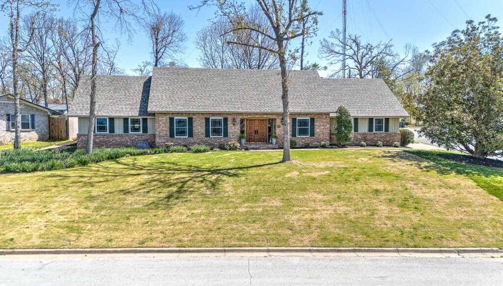Property Photo:  1312 W Birch Drive  AR 72758 