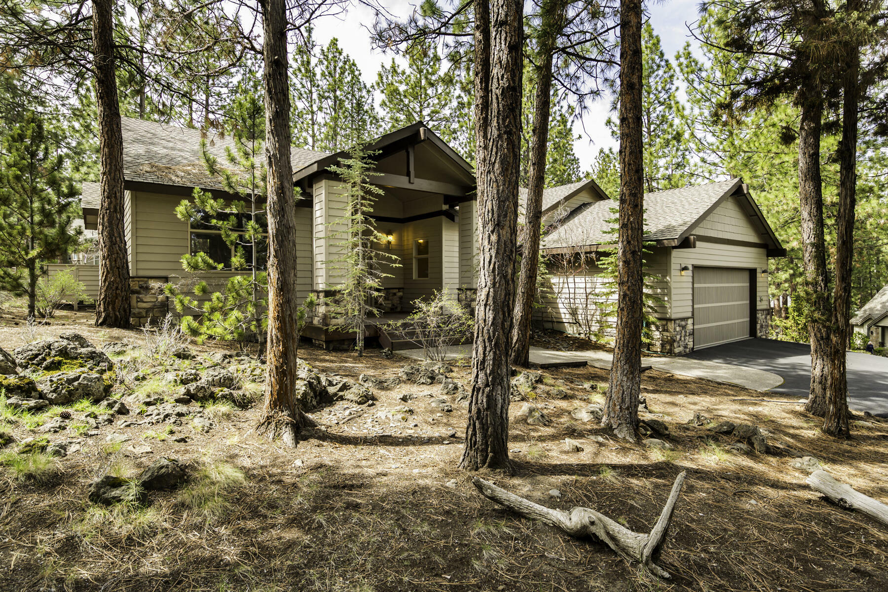 Property Photo: 2625 NW Morris Court OR 97703