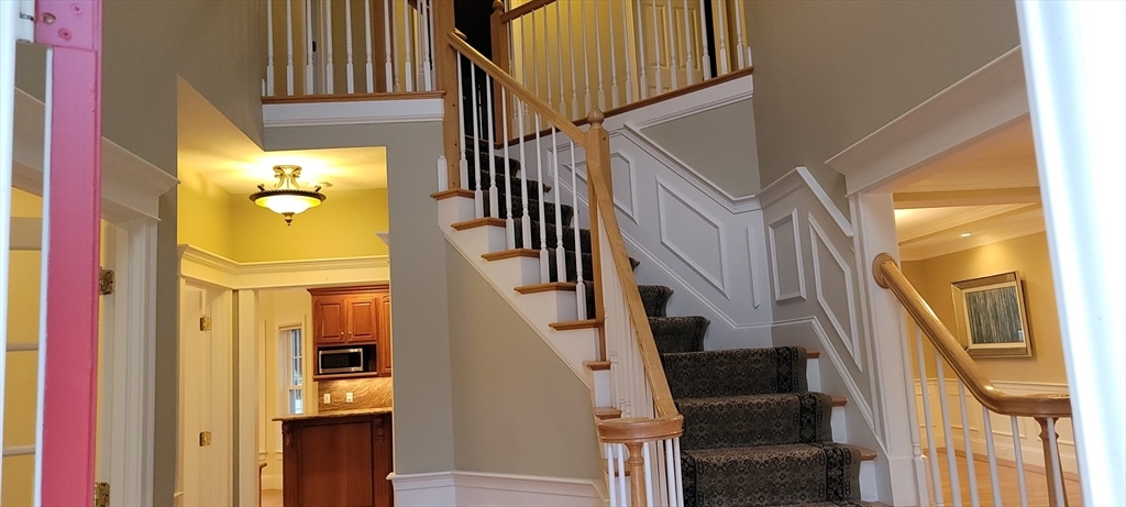 Property Photo: 9 Rosegate Rd MA 02492