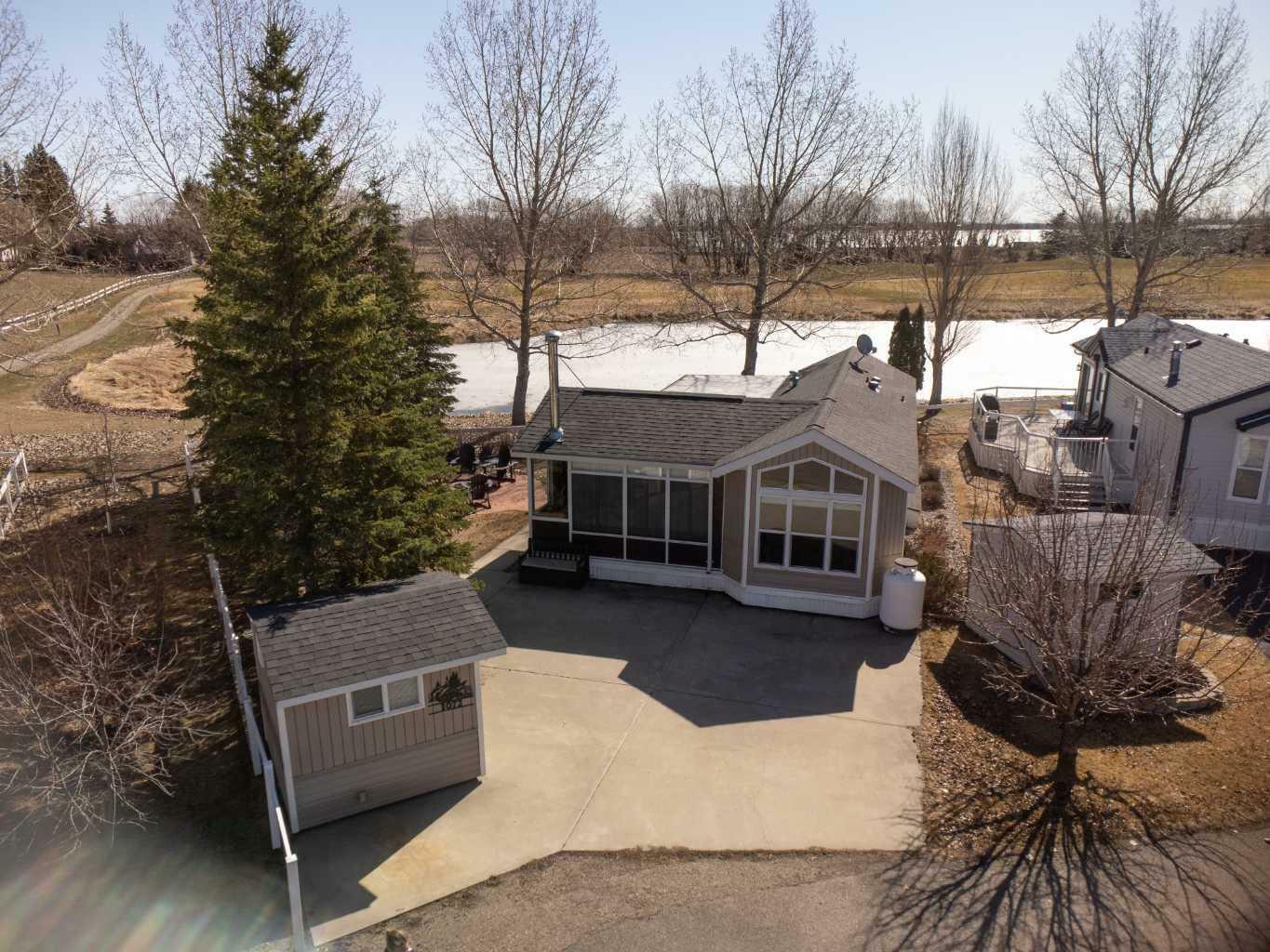 Property Photo:  35468 Range Road 30 3072  AB T4G 0M3 